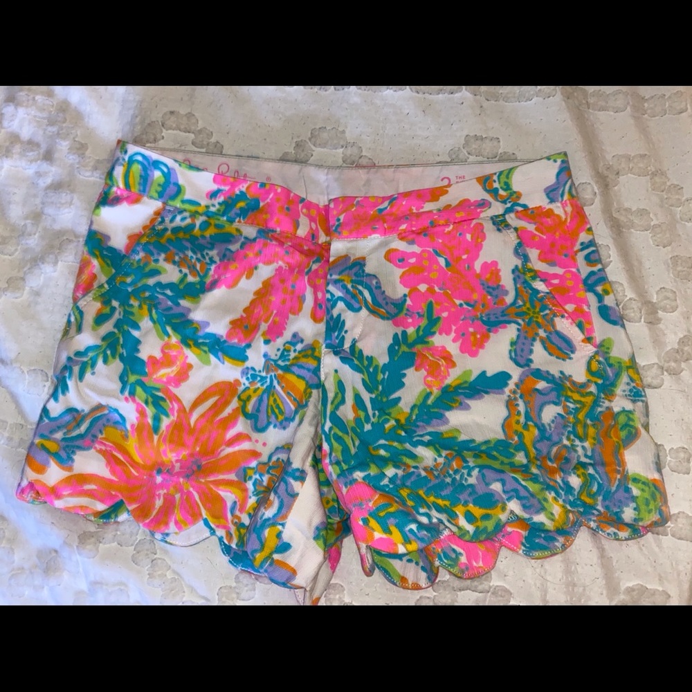 Lilly Pulitzer Scallop Shorts - Size 2